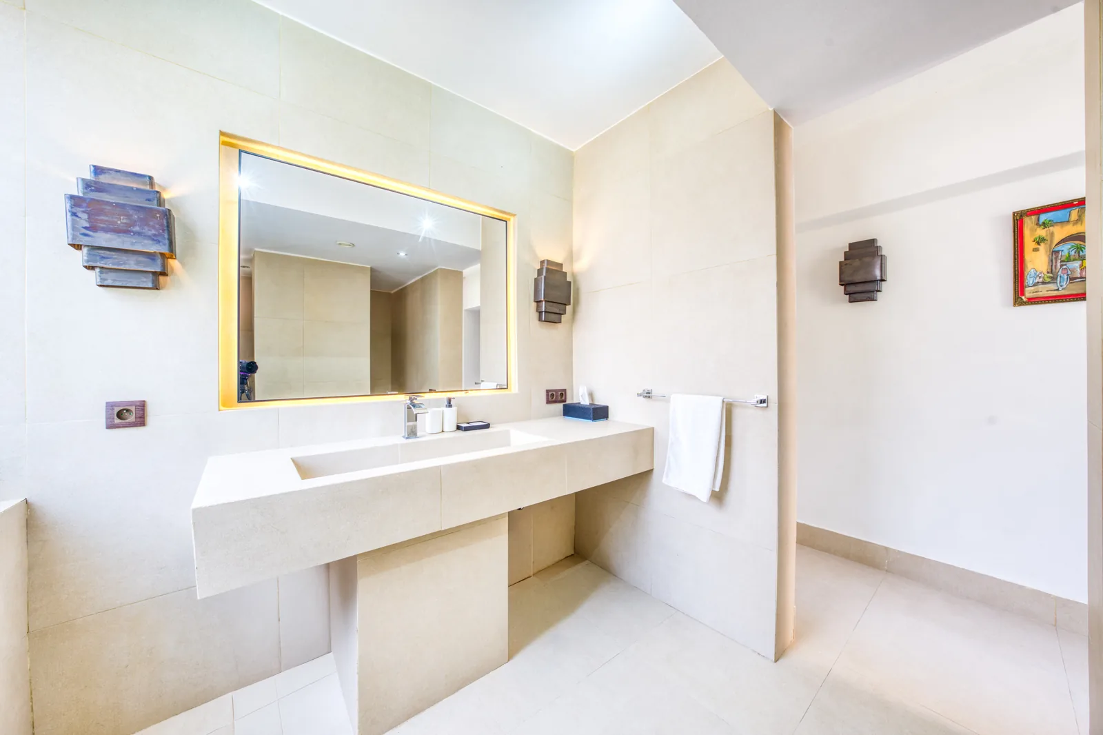 Junior Twin Suite bathroom