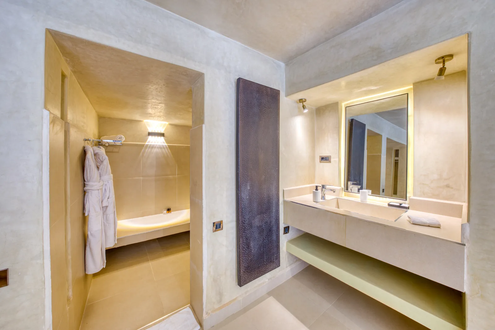 Superior Suite — bathroom